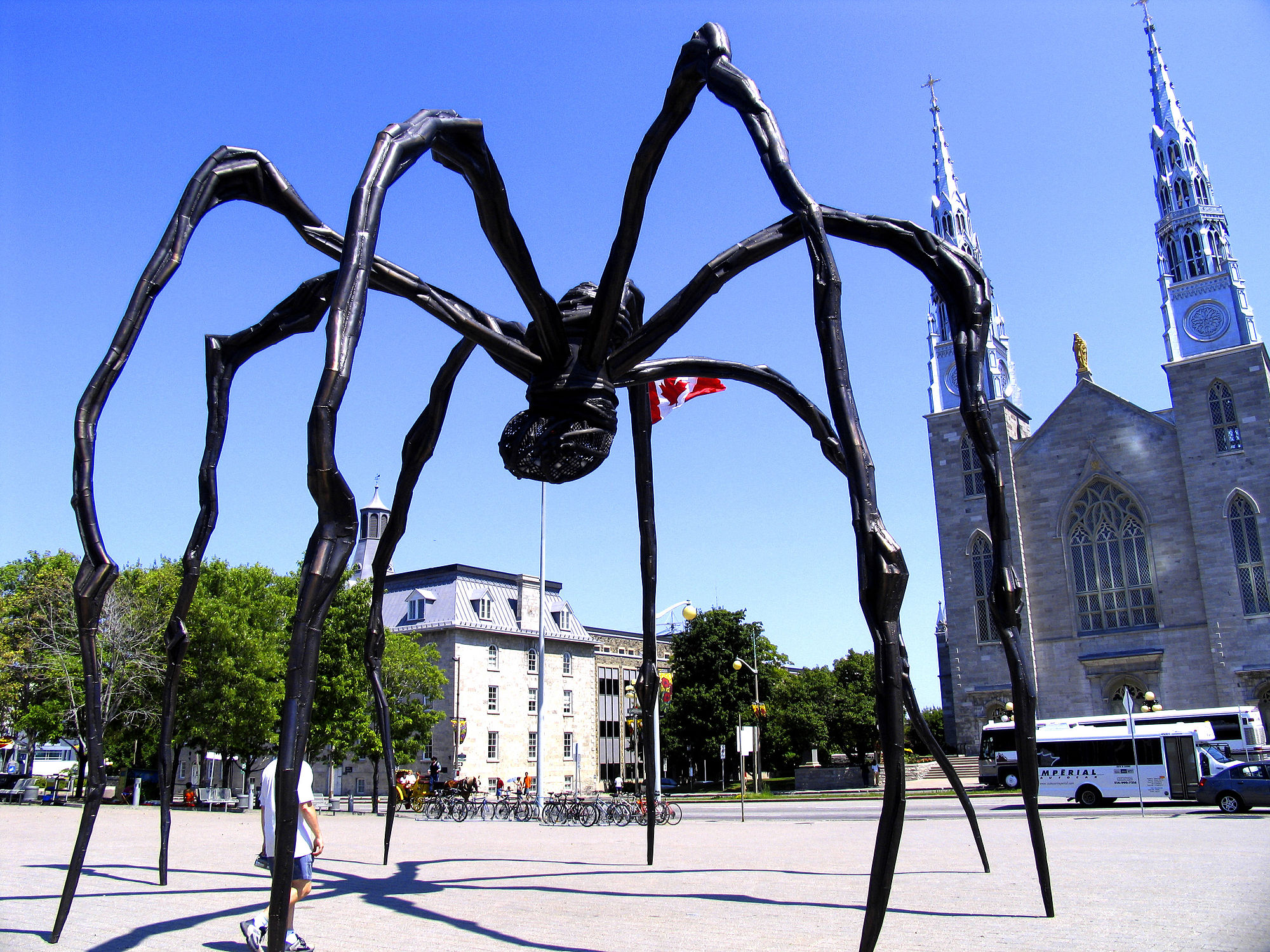 An Arachnophobe Faces Louise Bourgeois's Iconic Spiders